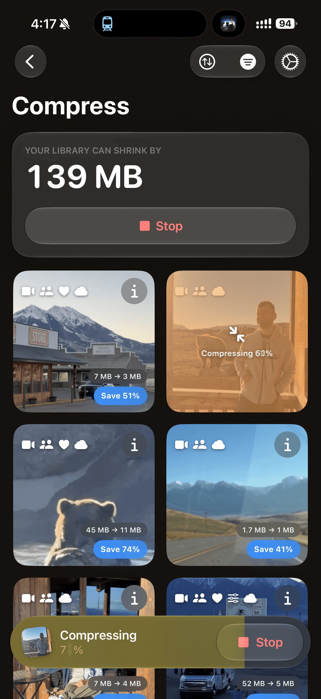 Batch compression in progress, with individual and queue controls.